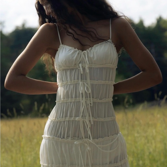 Mirror Palais Ruffle Tunnel Gown - Picture 2 of 11